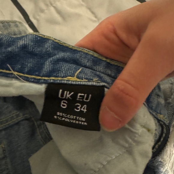 Shorts - Picture 4 of 4